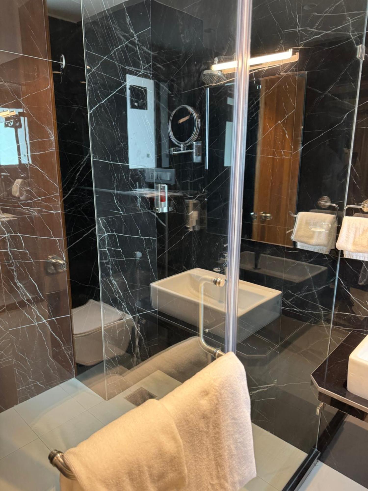 Hotel Mumbai House, Malad Экстерьер фото