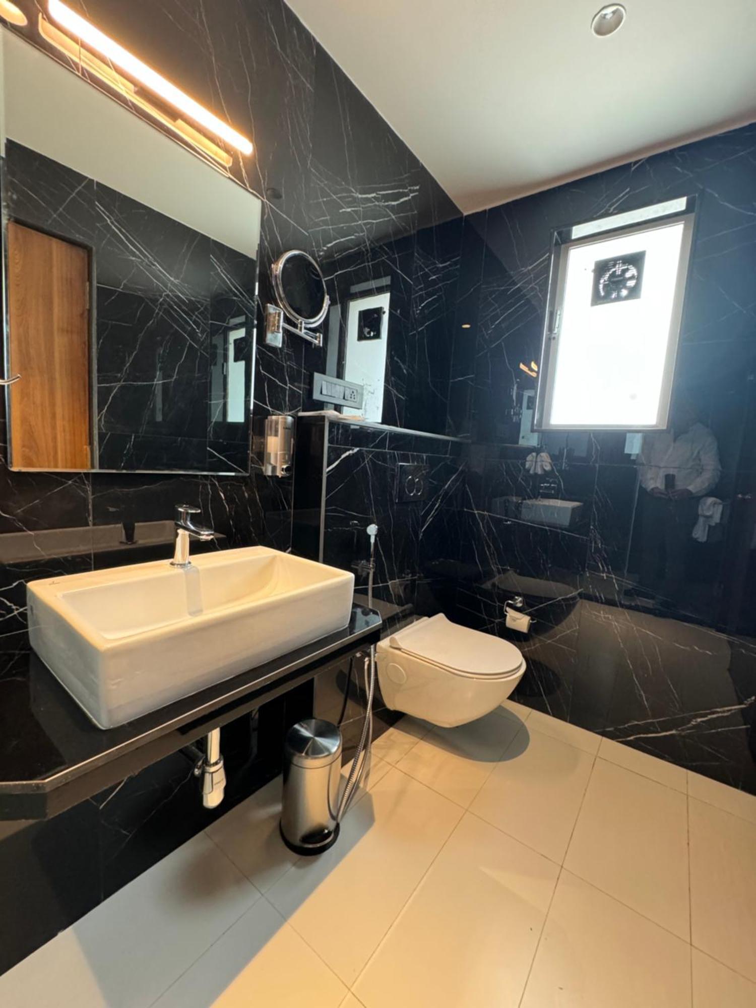 Hotel Mumbai House, Malad Экстерьер фото